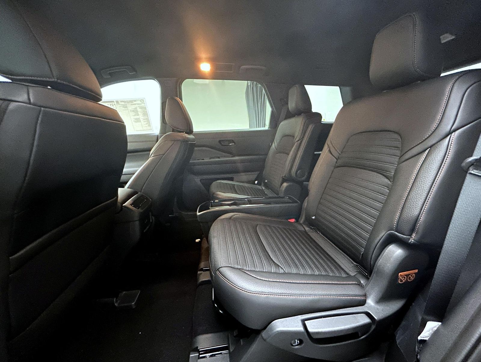 2025 Nissan Pathfinder Rock Creek photo 9