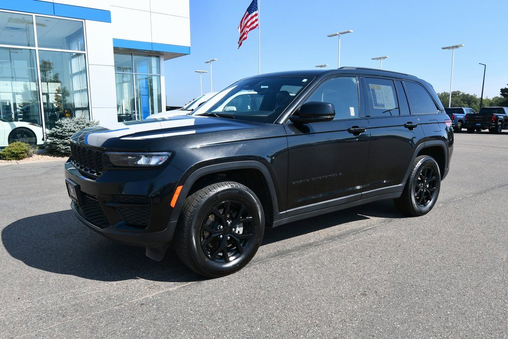 2024 Jeep Grand Cherokee Altitude photo 2