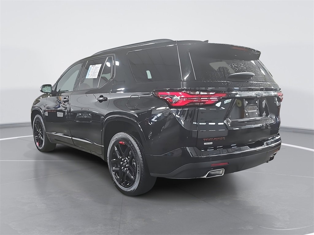 2024 Chevrolet Traverse Premier photo 2