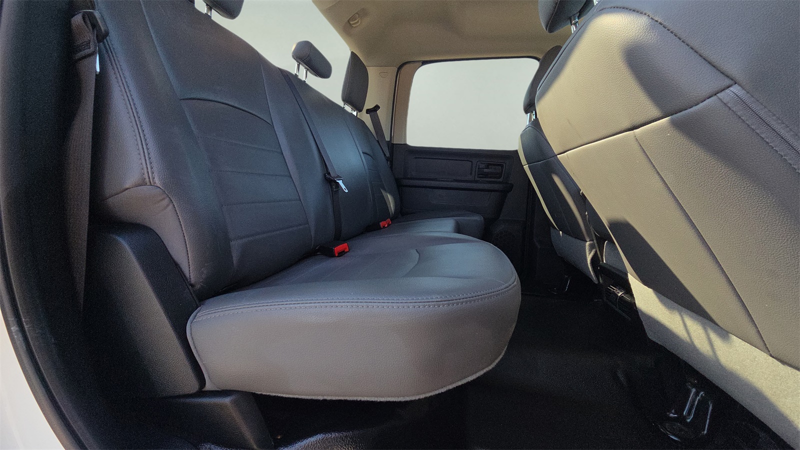 2018 Ram 1500 Tradesman photo 14
