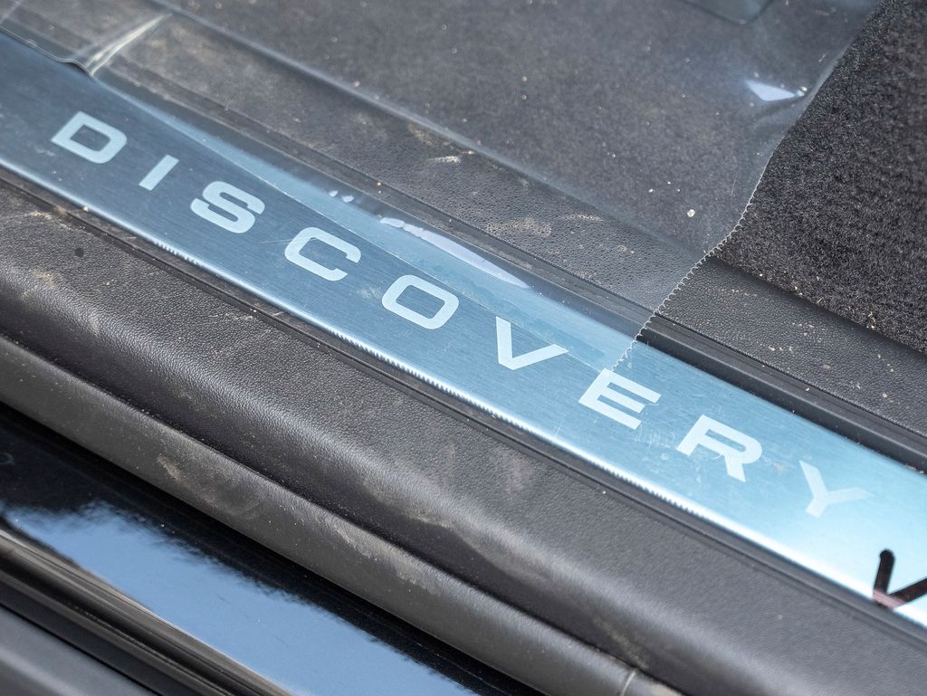 2025 Land Rover Discovery SE photo 15