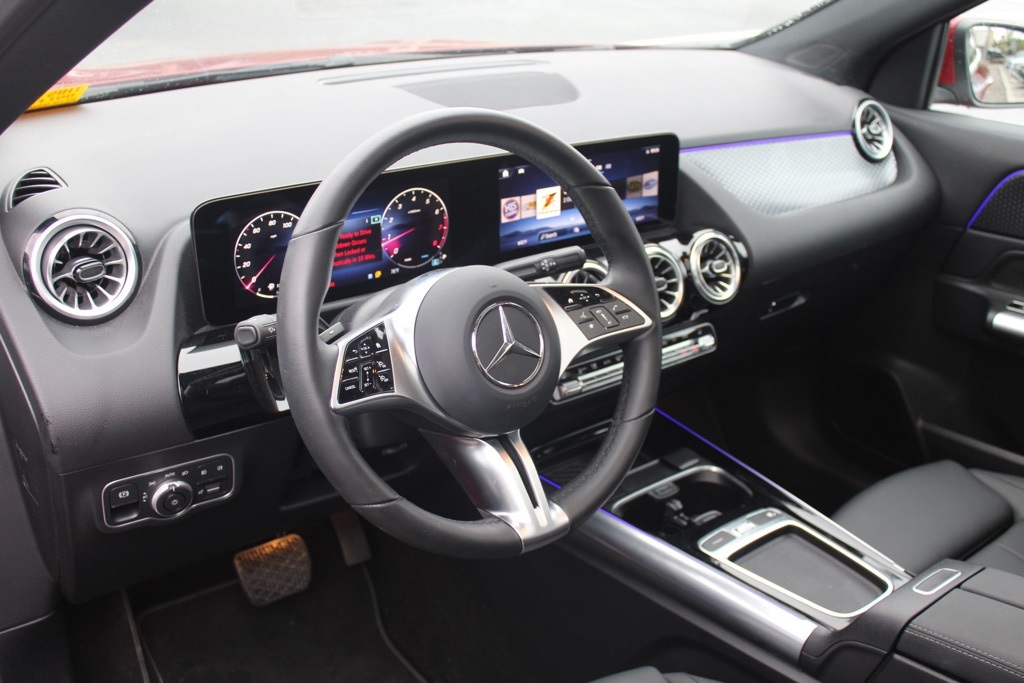2025 Mercedes Benz GLA 250 4MATIC photo 4