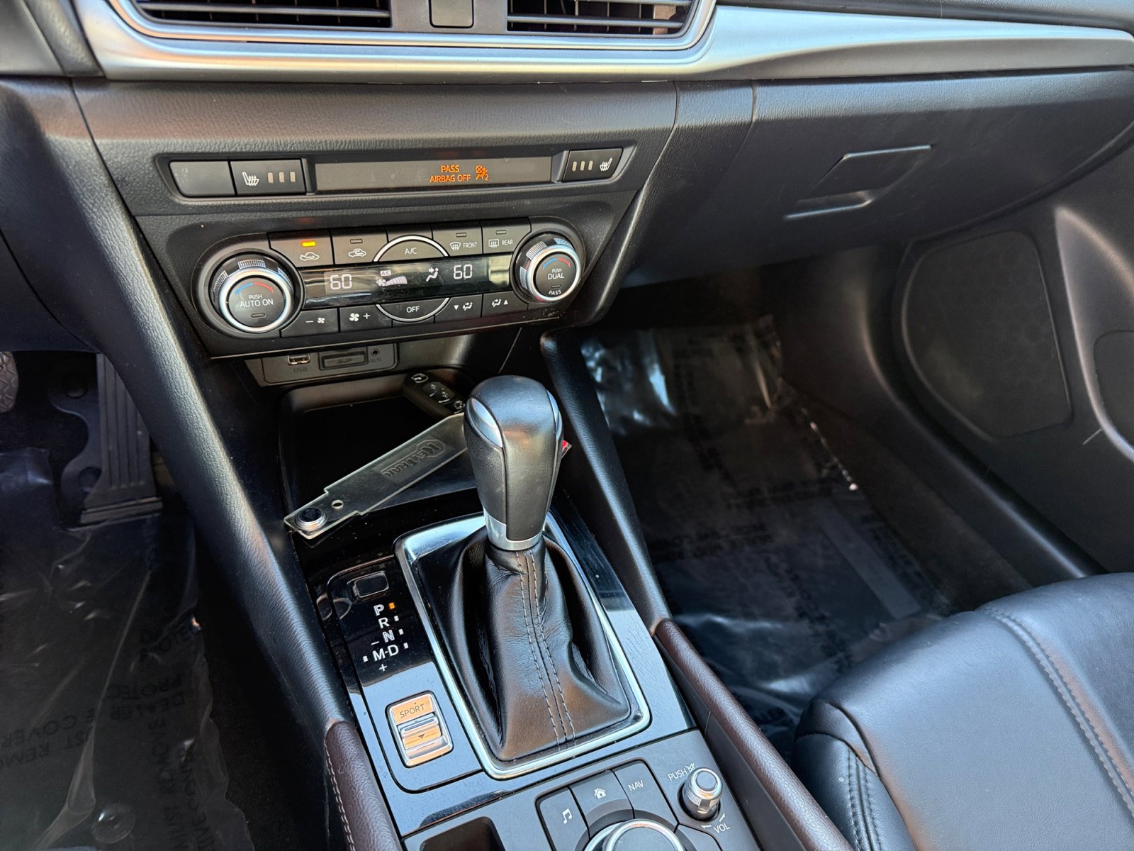 2018 Mazda Mazda3 Touring photo 13