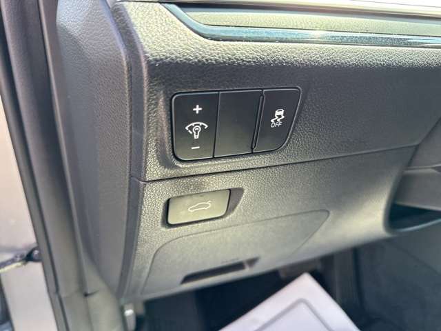 2025 Kia K5 GT-Line photo 28