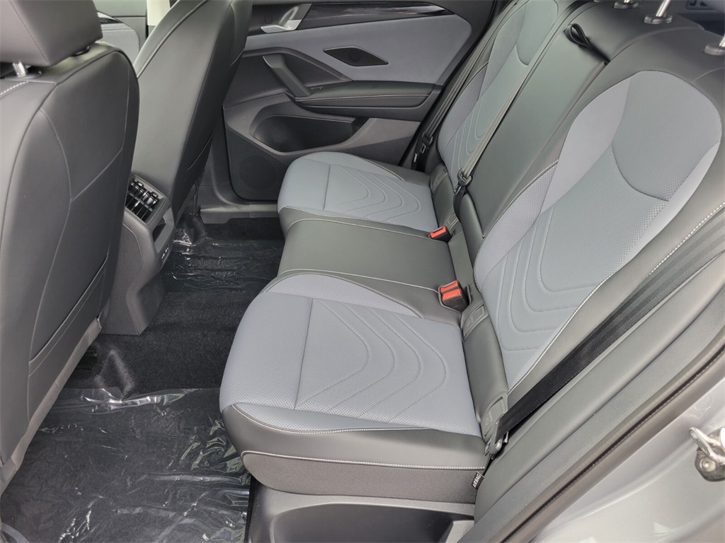 2025 Volkswagen Tiguan SE photo 7