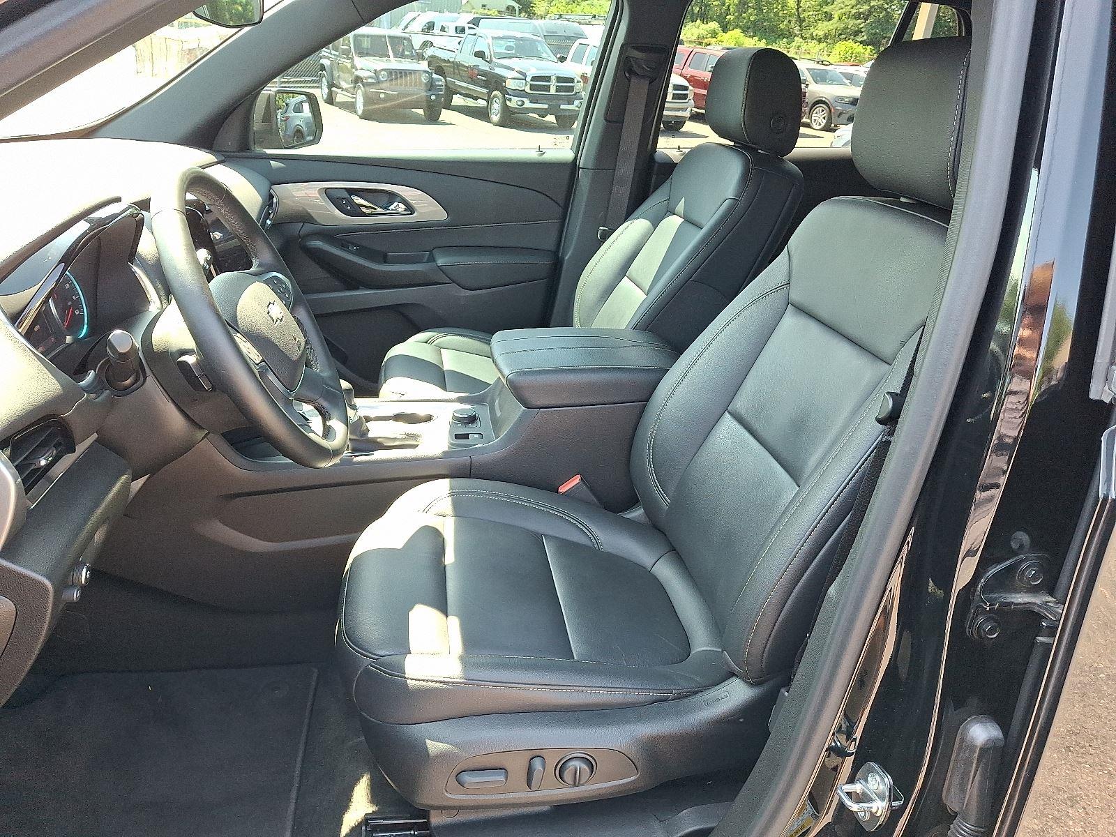 2023 Chevrolet Traverse Leather photo 14
