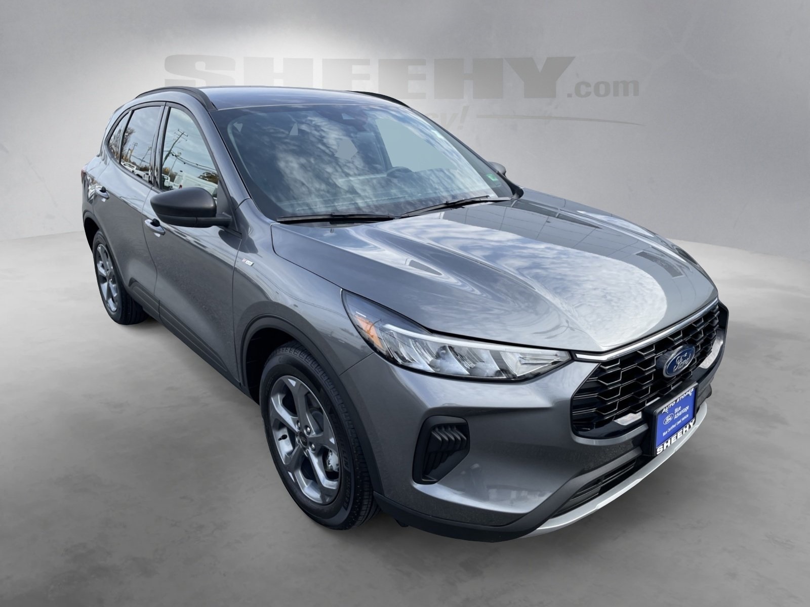 2025 Ford Escape ST-Line photo 2