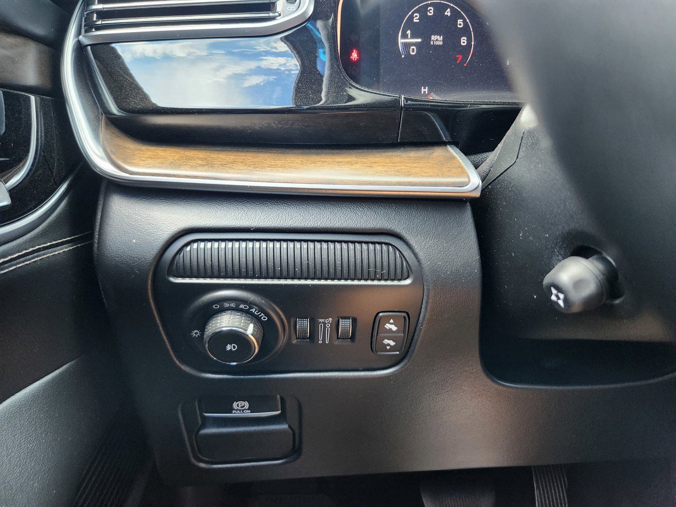 2022 Jeep Grand Wagoneer II photo 23