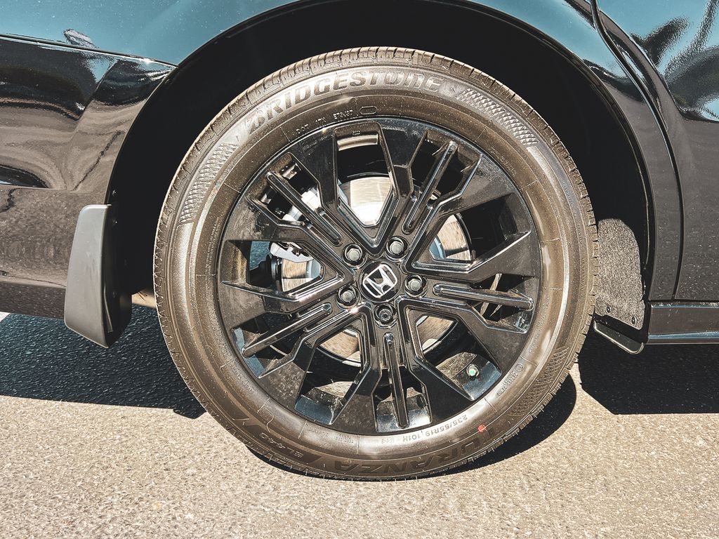 2025 Honda Odyssey photo 4