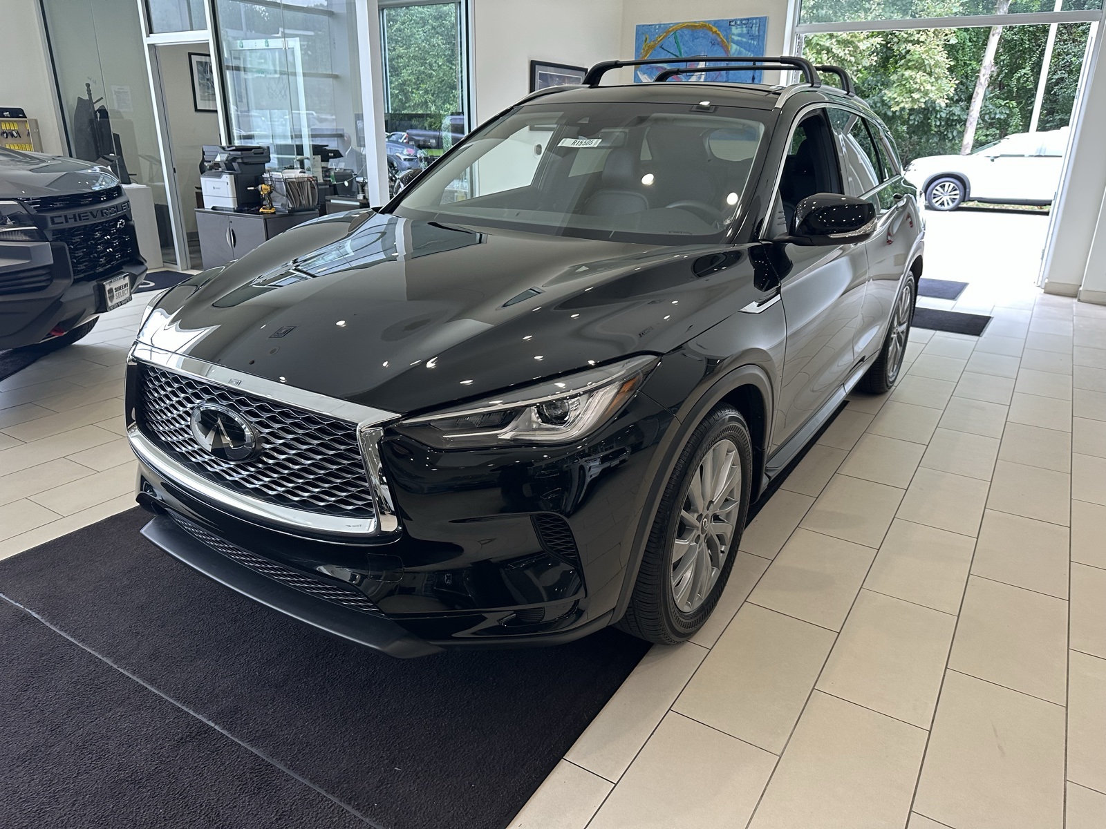 2025 Infiniti QX50 Luxe AWD photo 2