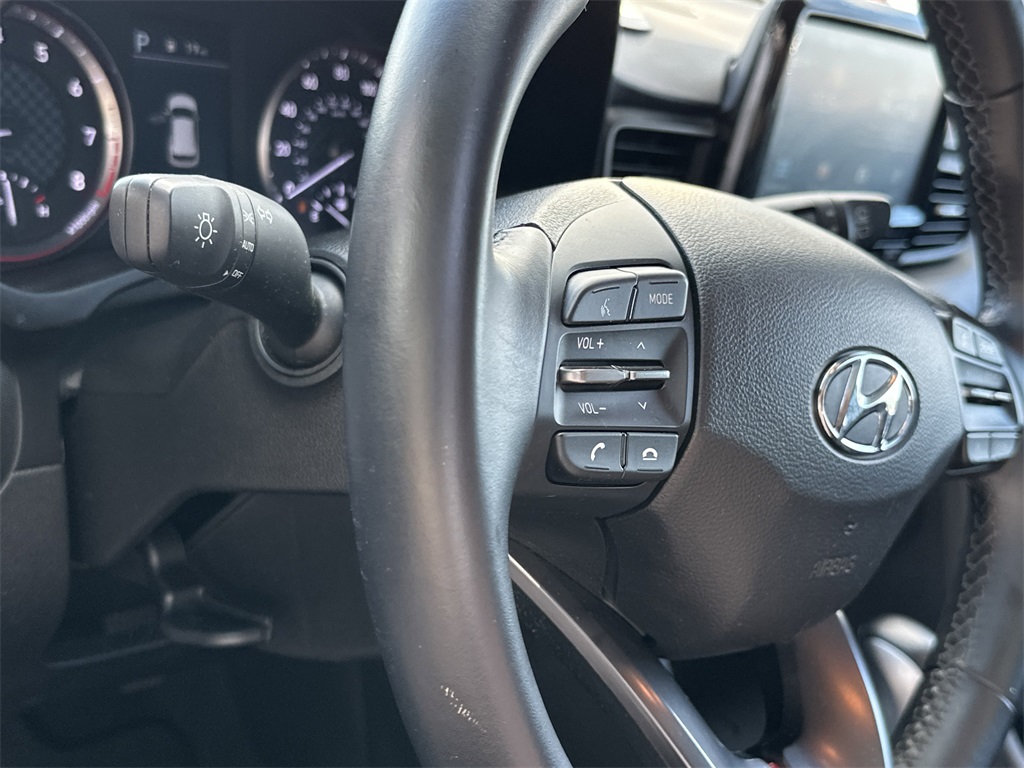 2021 Hyundai Veloster 2.0L Premium photo 19