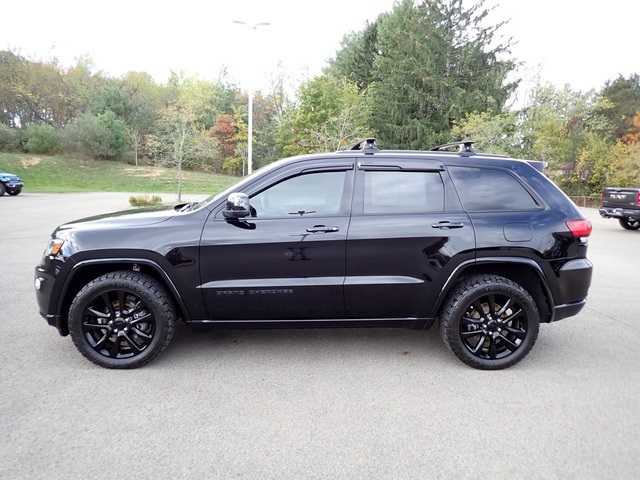 2019 Jeep Grand Cherokee Altitude photo 2