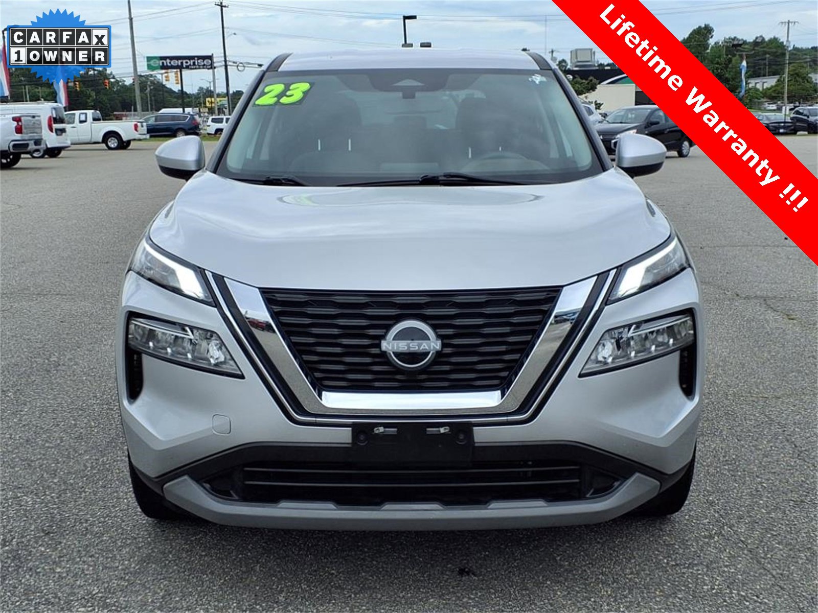 2023 Nissan Rogue SV photo 3