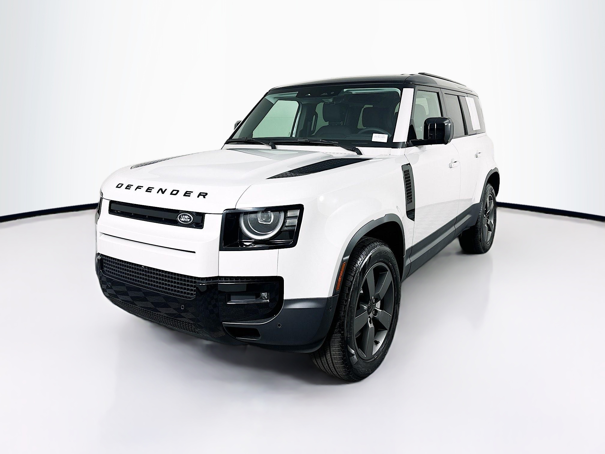 2026 Land Rover Defender S's photo