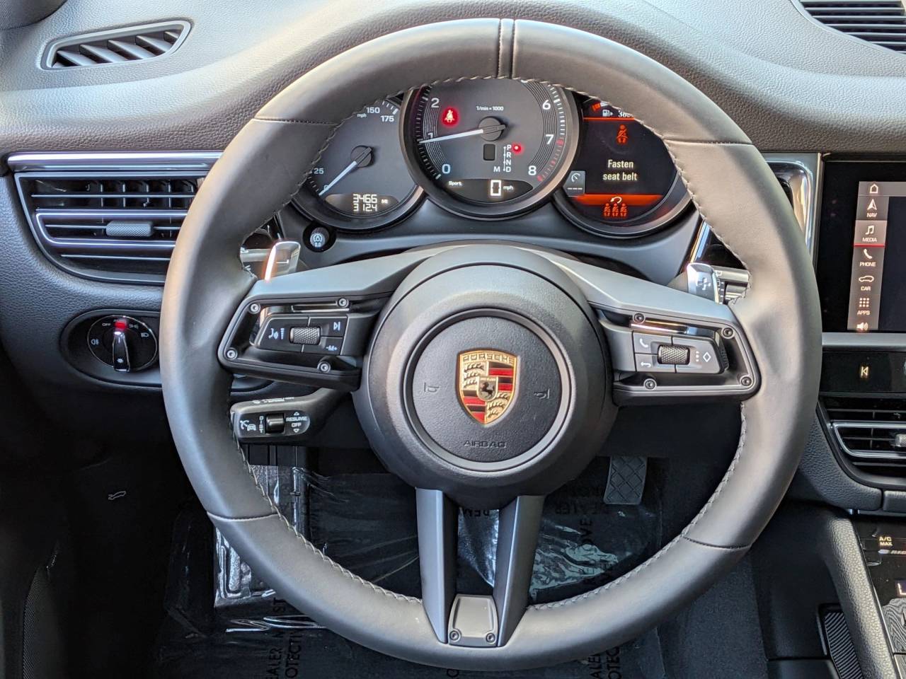 2025 Porsche Macan Base photo 15