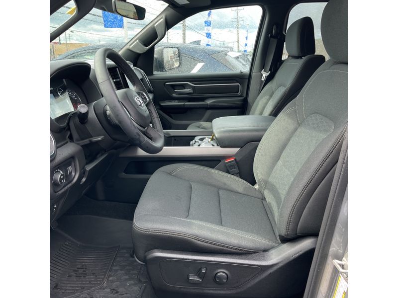 2025 Ram 1500 Big Horn photo 4