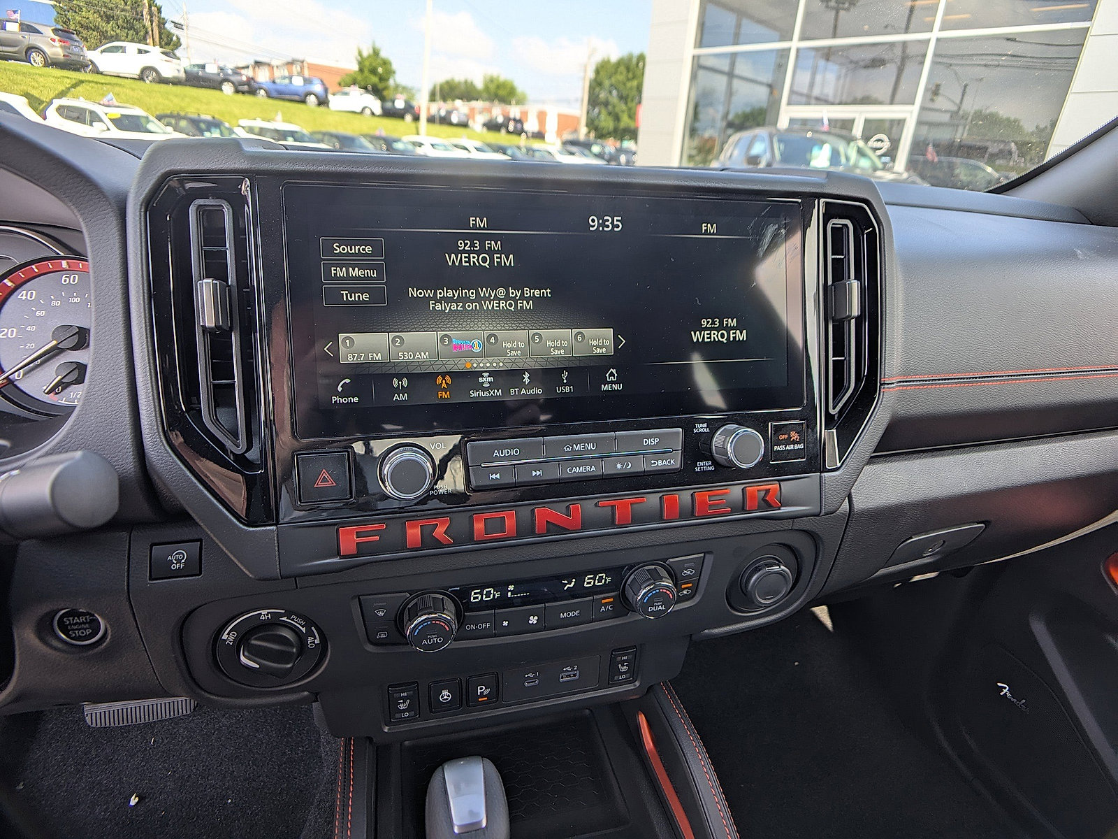 2025 Nissan Frontier PRO-4X photo 10