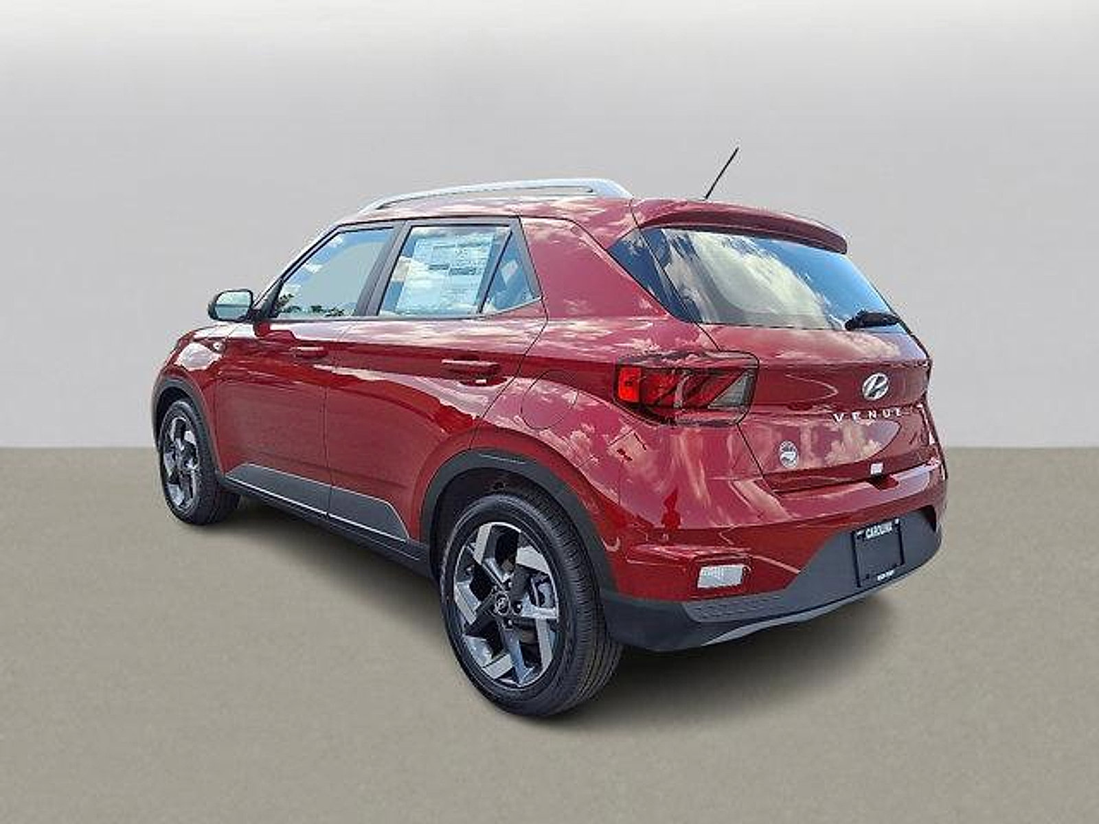 2025 Hyundai Venue Limited photo 3