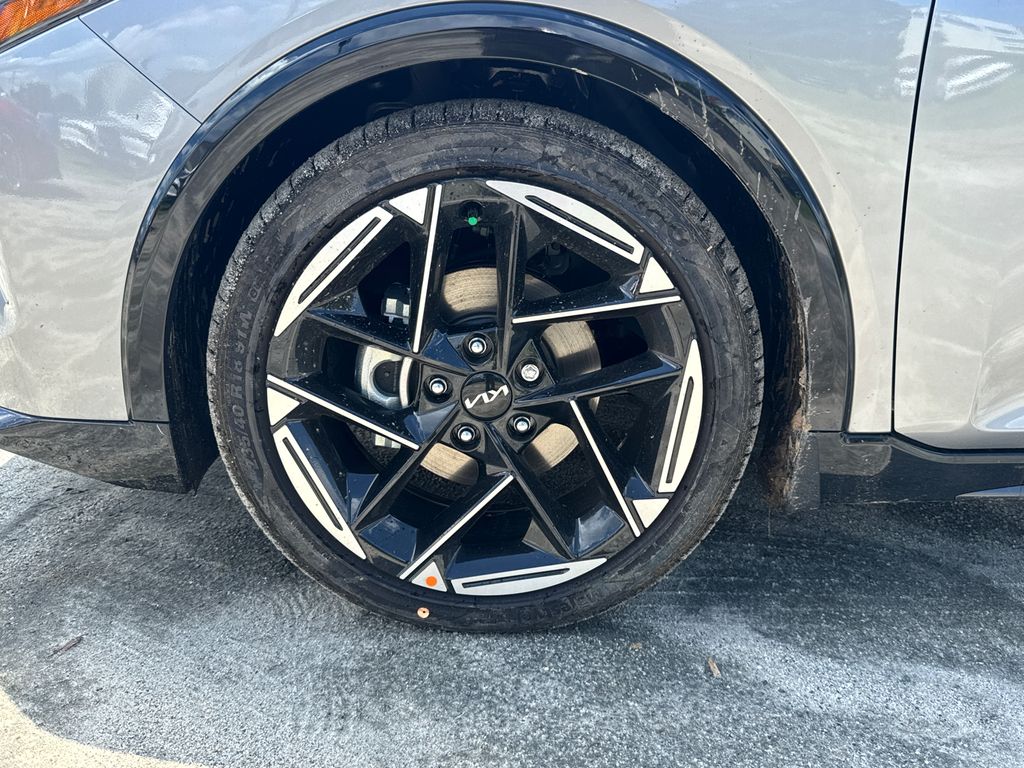 2025 Kia K4 GT-Line photo 8