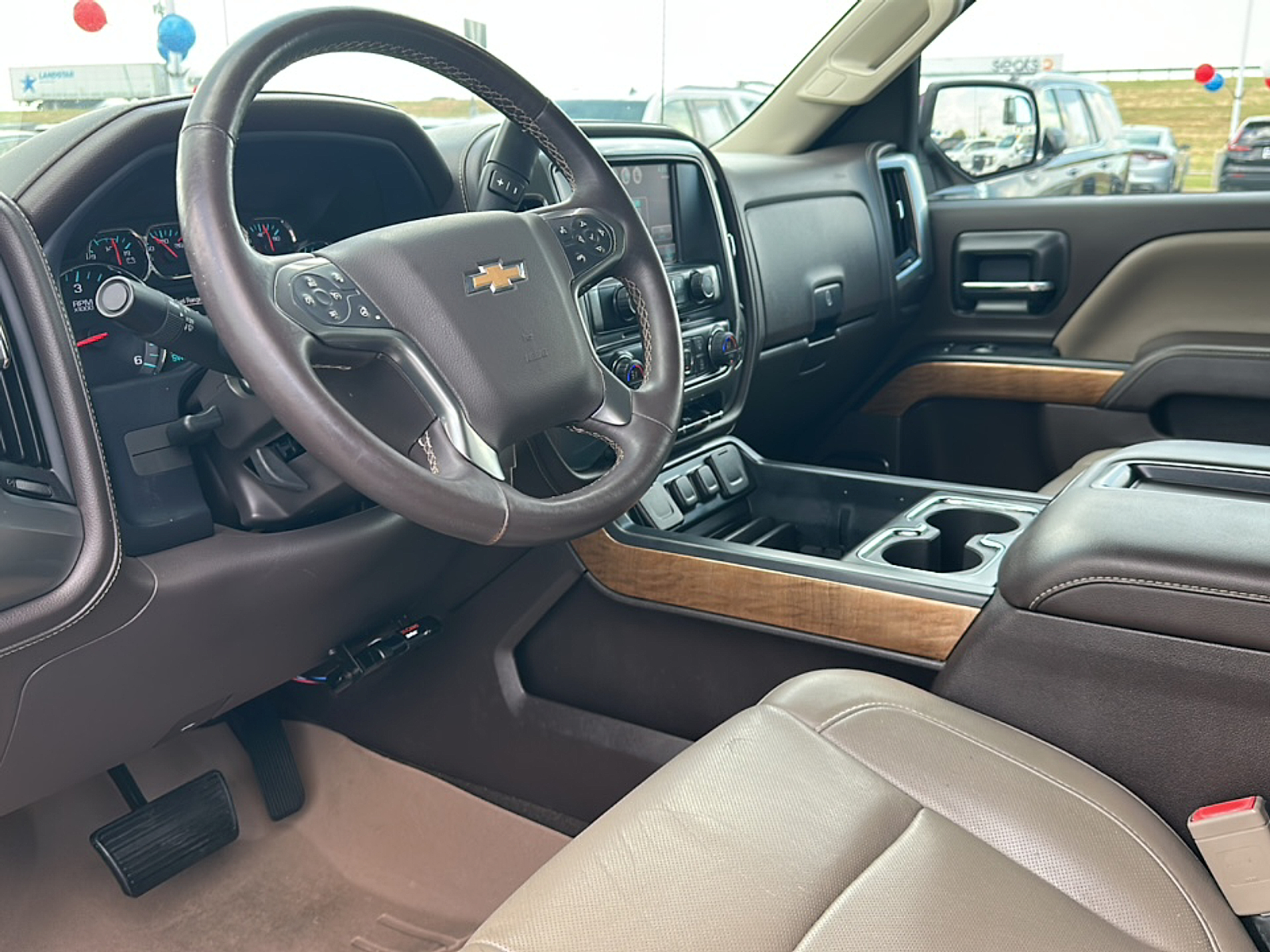 2015 Chevrolet Silverado 1500 LTZ photo 2