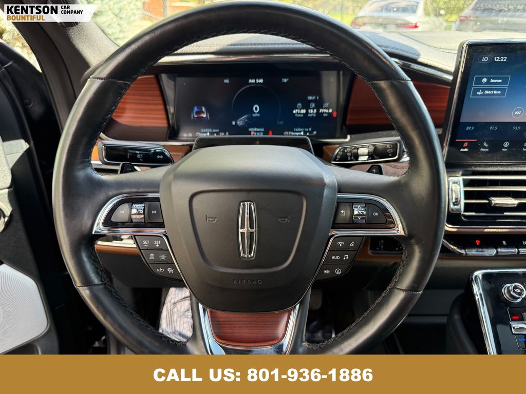 2022 Lincoln Navigator L Reserve photo 16