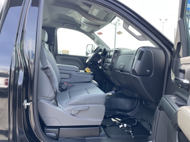 2024 Chevrolet Silverado 6500HD Work Truck photo 4