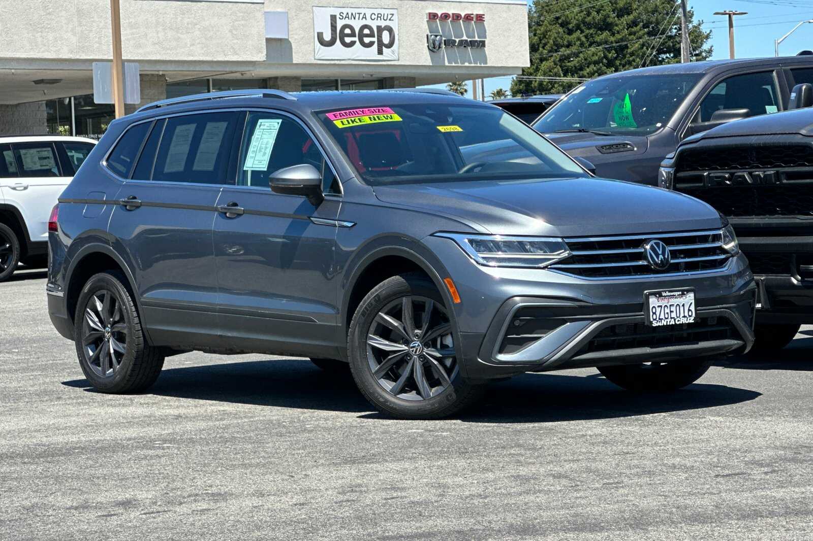 2022 Volkswagen Tiguan SE photo 2