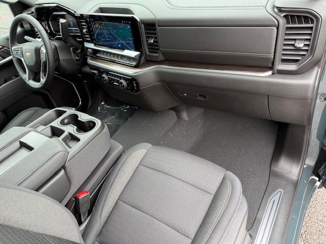 2025 Chevrolet Silverado 1500 LT photo 16