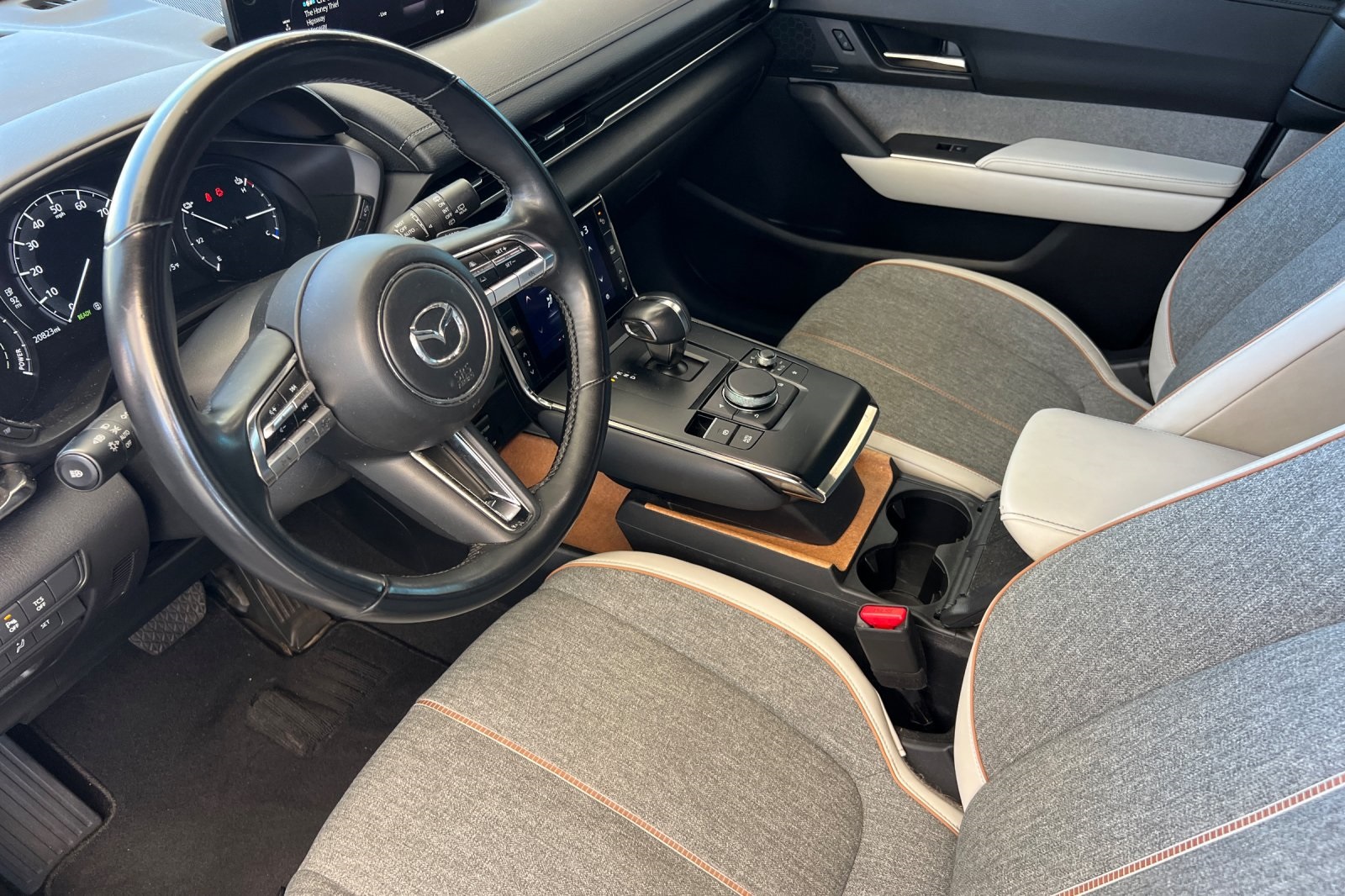 2023 Mazda MX-30 Premium Plus photo 10