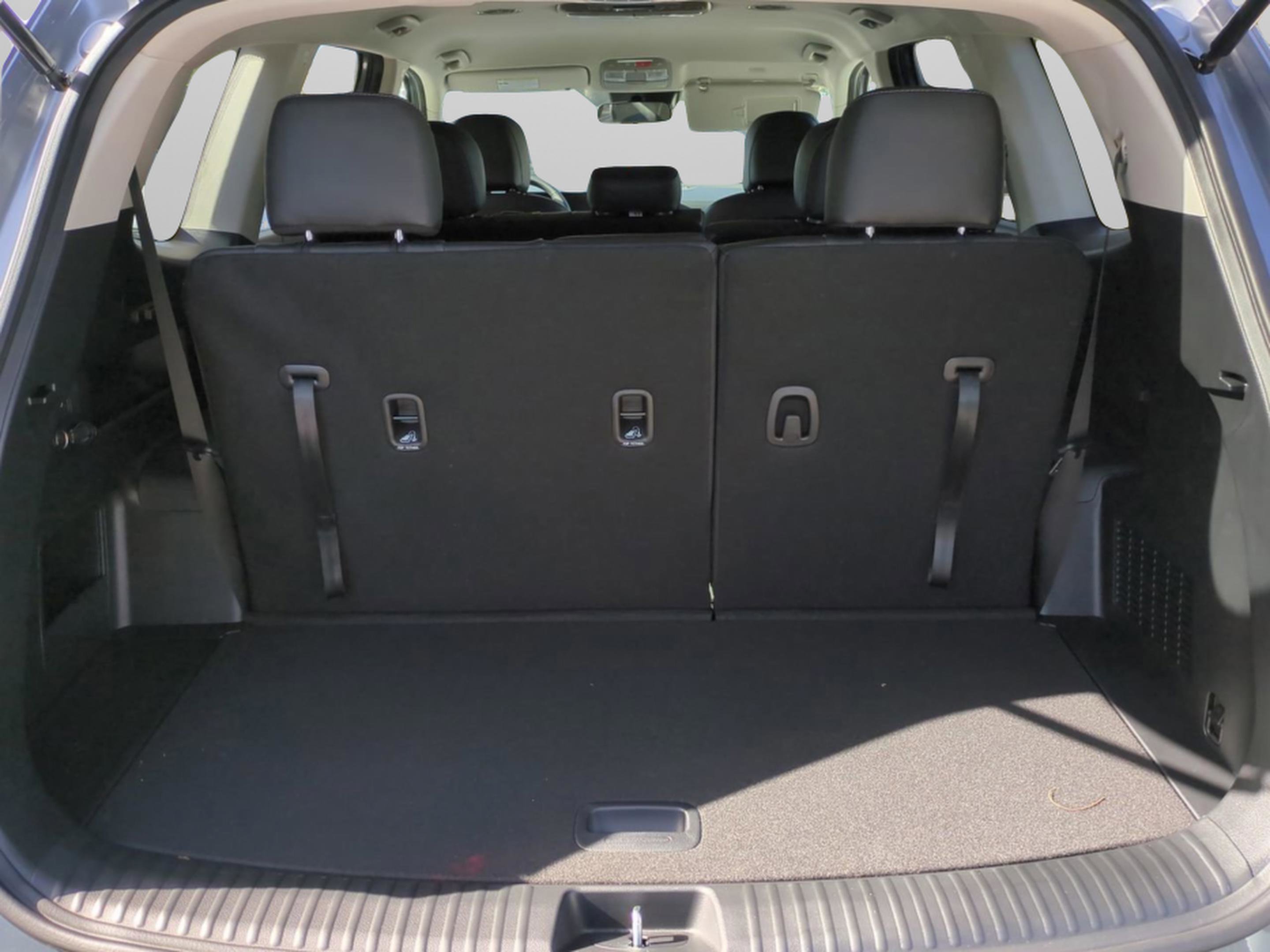 2025 Kia Telluride LX photo 13