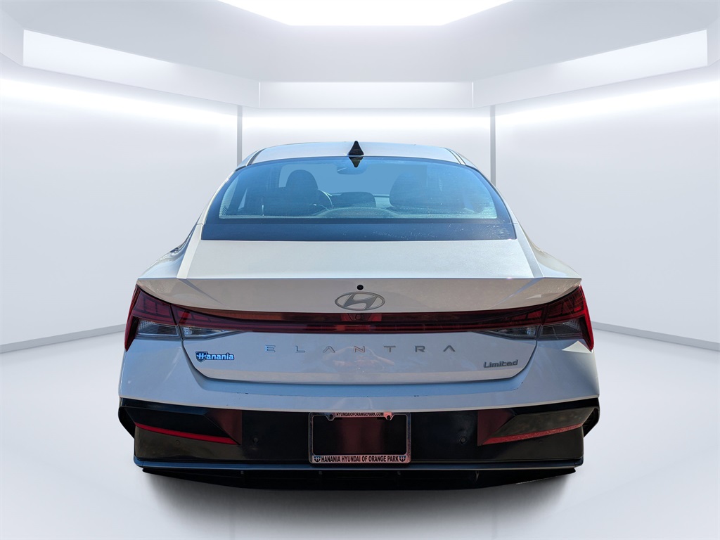 2024 Hyundai Elantra Limited photo 4