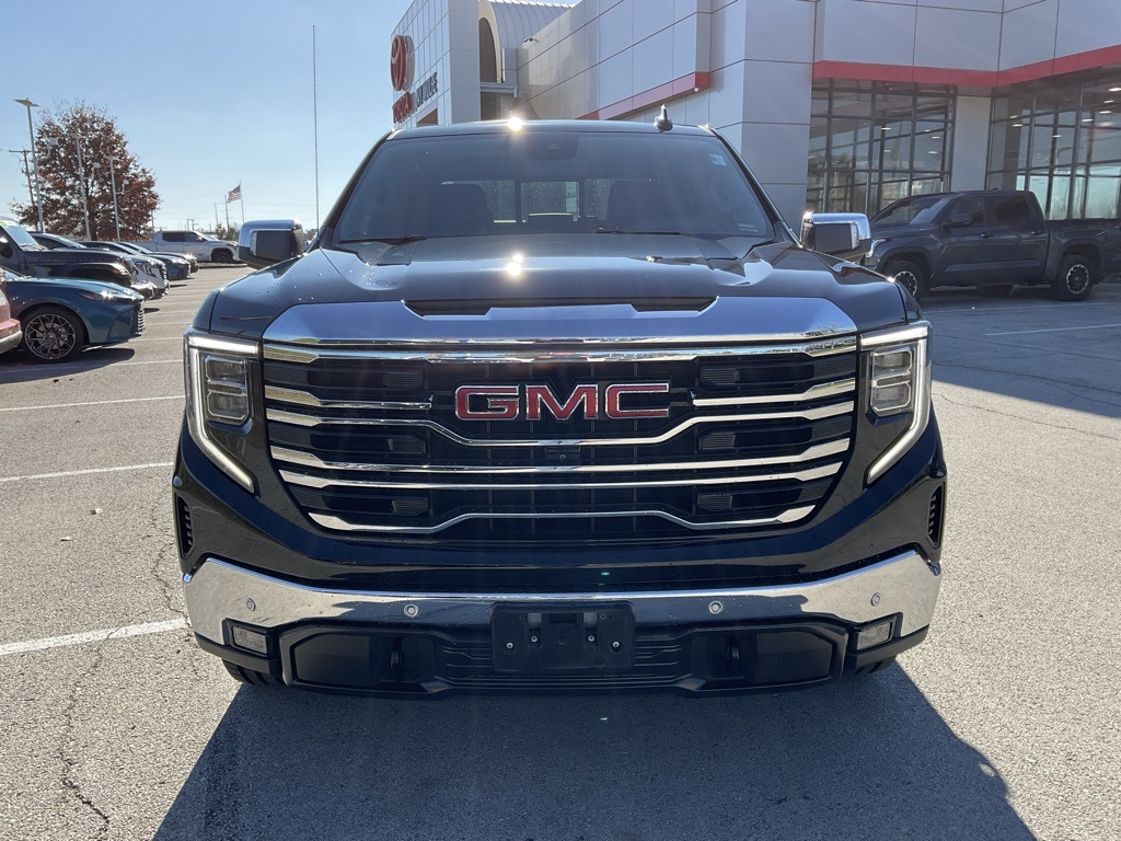 Used 2022 GMC Sierra 1500 SLT with VIN 1GTUUDEL1NZ504883 for sale in Kansas City