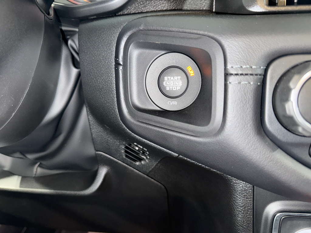 2025 Jeep Wrangler Rubicon X photo 30