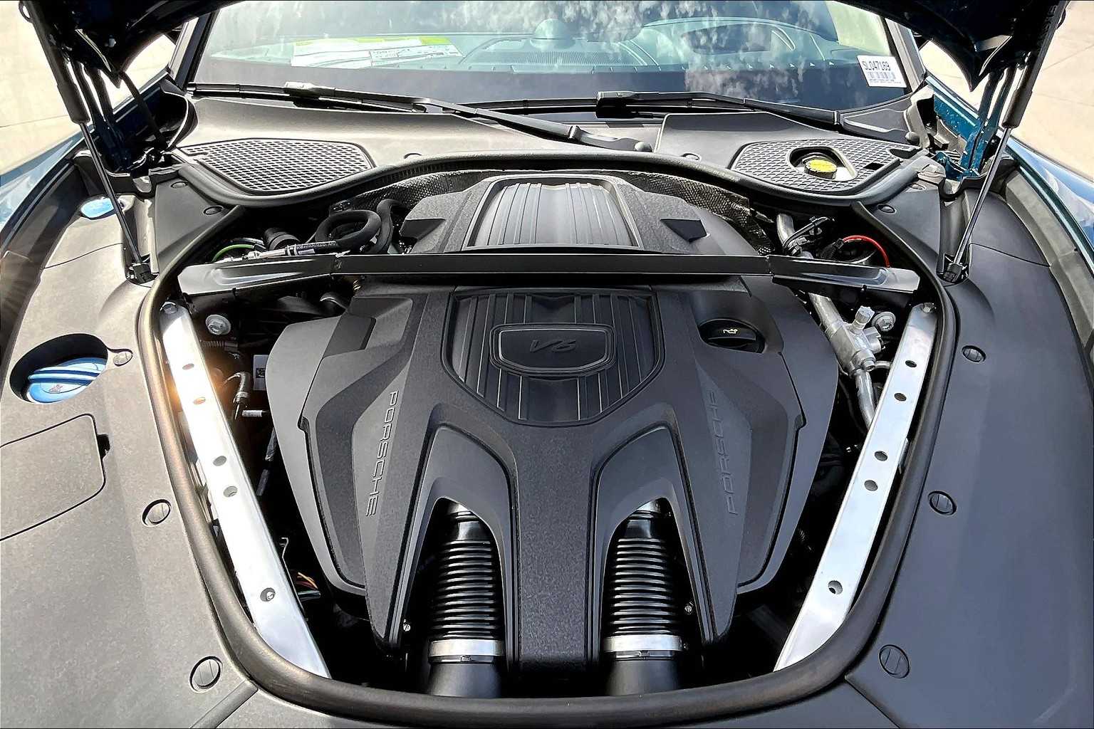 2025 Porsche Panamera 4 E-Hybrid photo 21