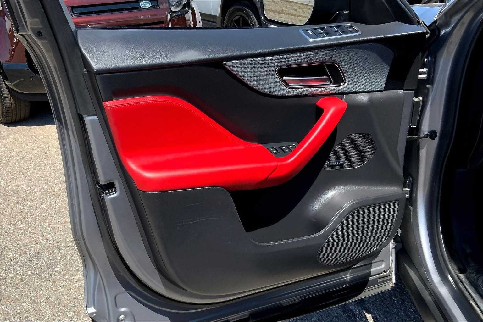 2020 Jaguar F-PACE Checkered Flag Edition photo 19