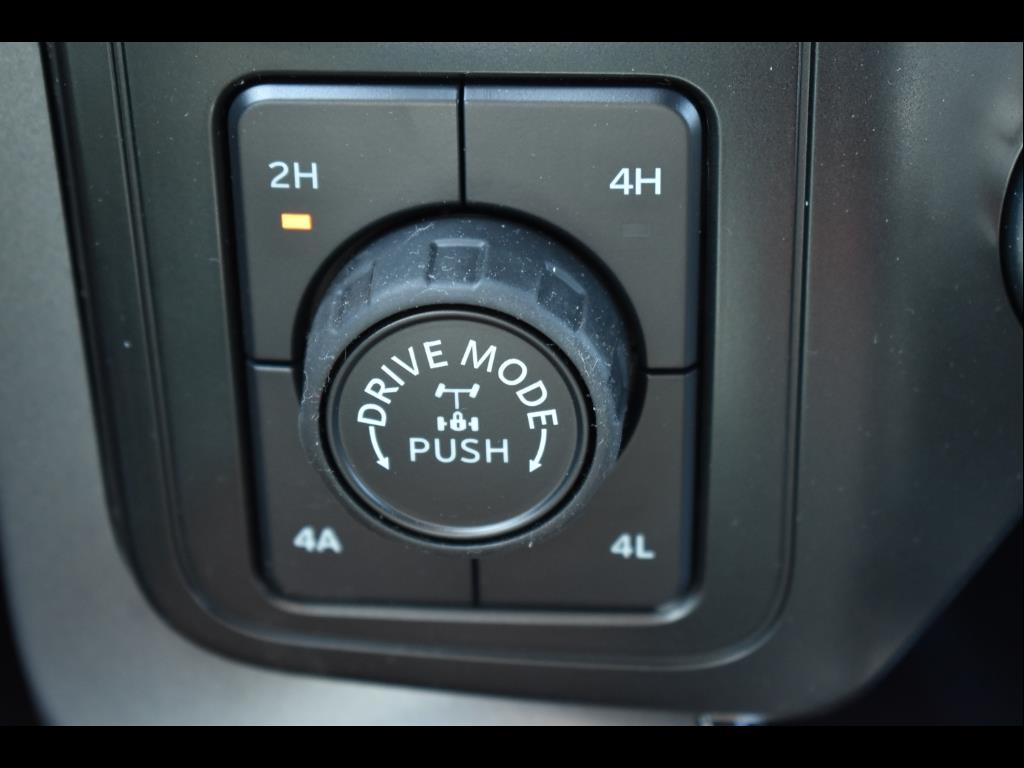 2025 Ford F-150 Lariat photo 4