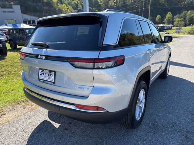 2025 Jeep Grand Cherokee Laredo X photo 2