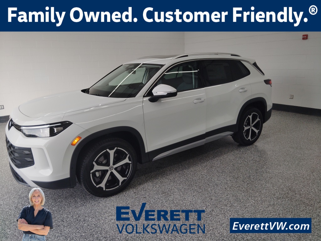 2026 Volkswagen Tiguan SE's photo