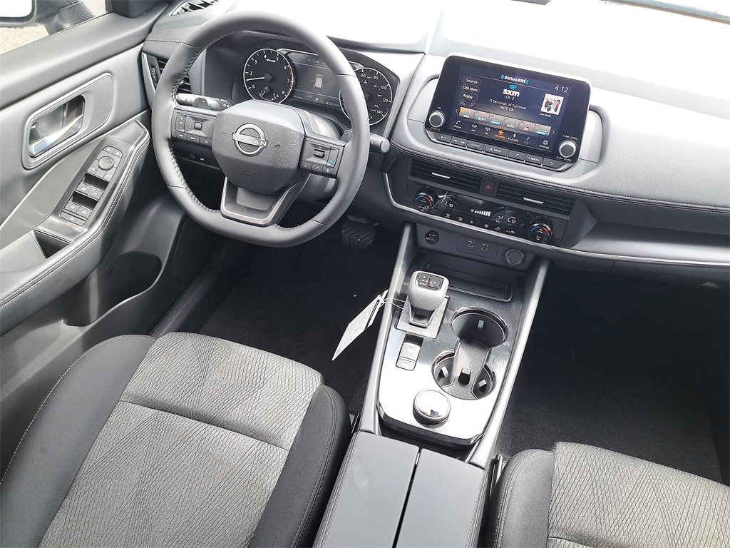 2026 Nissan Rogue SV photo 15