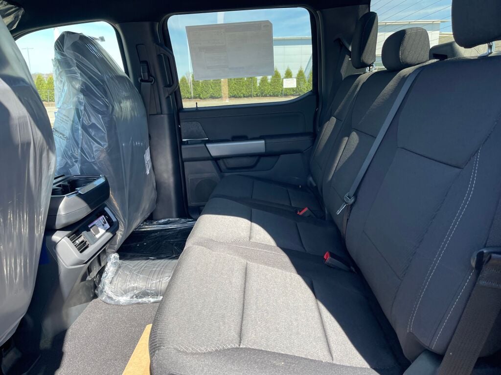 2025 Ford F-150 XLT photo 13