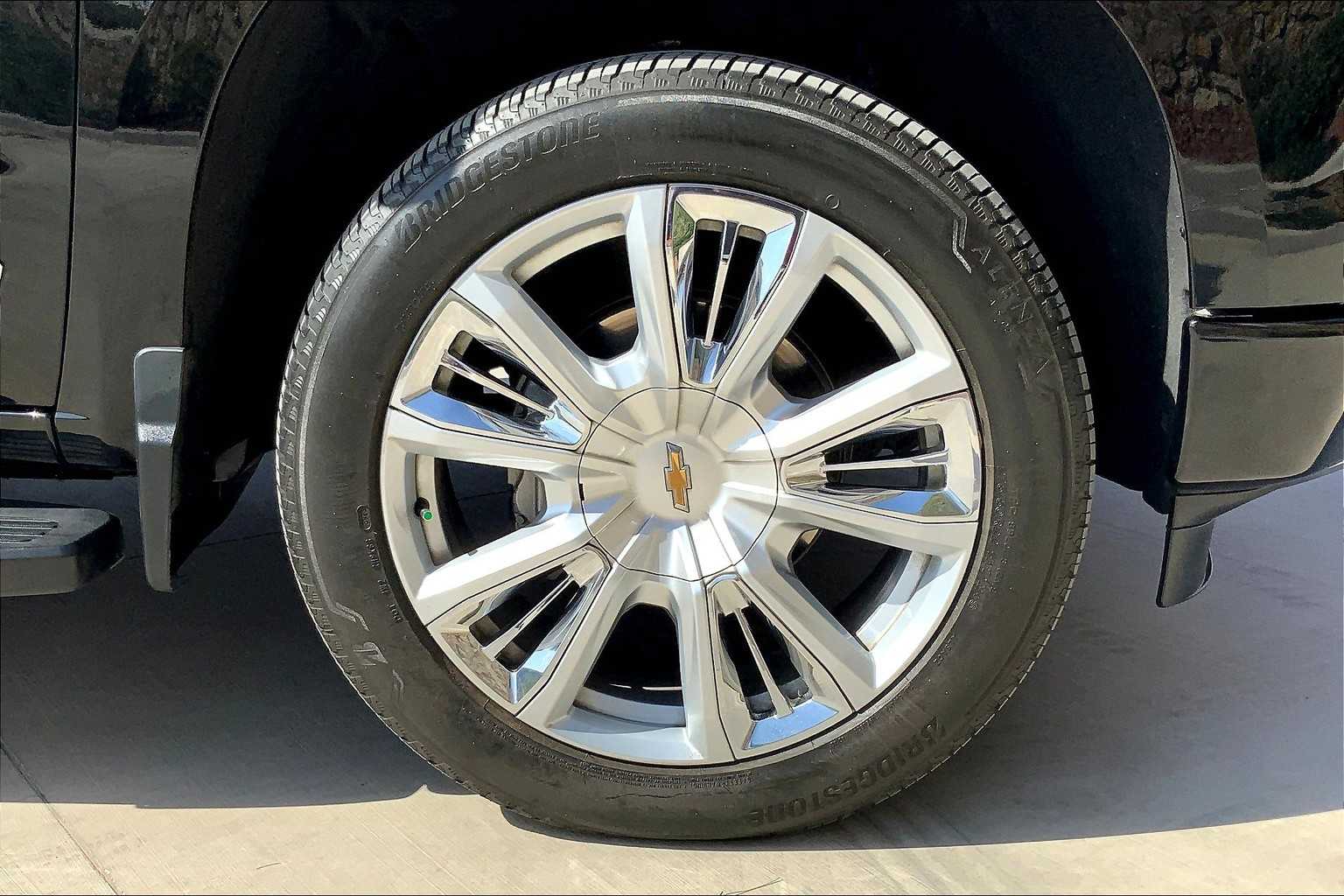 2024 Chevrolet Silverado 1500 High Country photo 20
