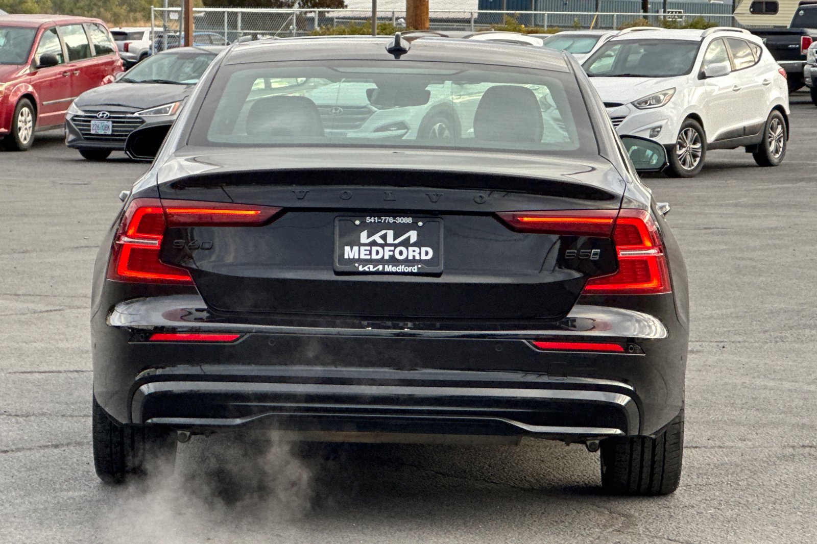 2024 Volvo S60 Plus Black Edition photo 3