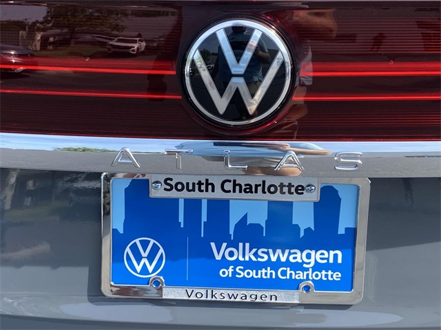 2025 Volkswagen Atlas SE Technology photo 2