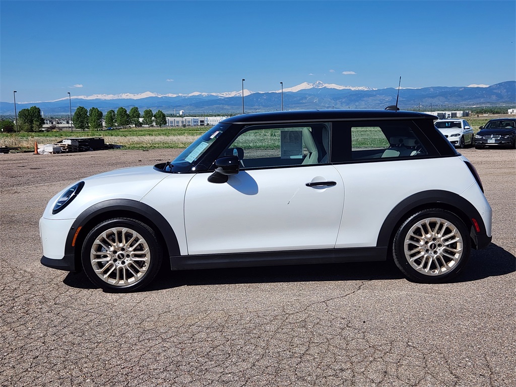 2025 Mini Cooper 2 Door Hardtop photo 2