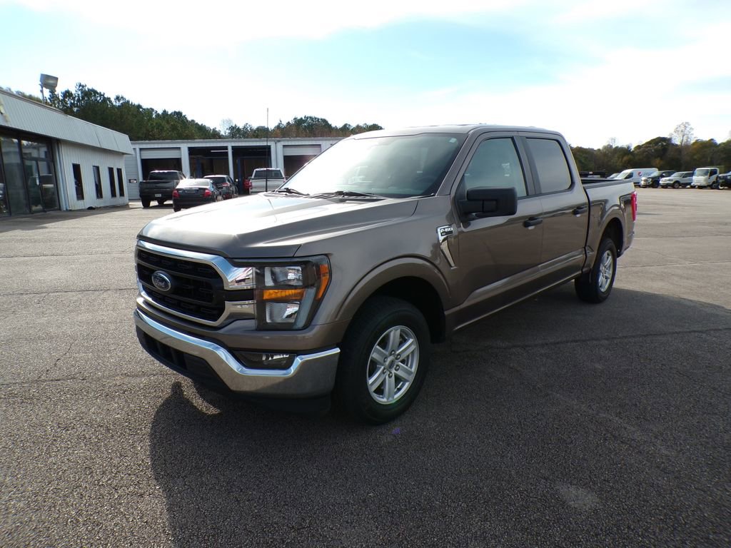 2023 Ford F-150 XLT photo 2