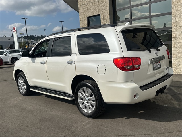 2015 Toyota Sequoia Platinum photo 3