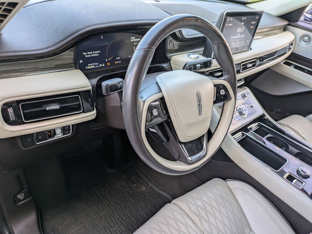 2020 Lincoln Aviator Black Label photo 11