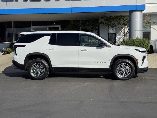 2026 Chevrolet Traverse photo 4