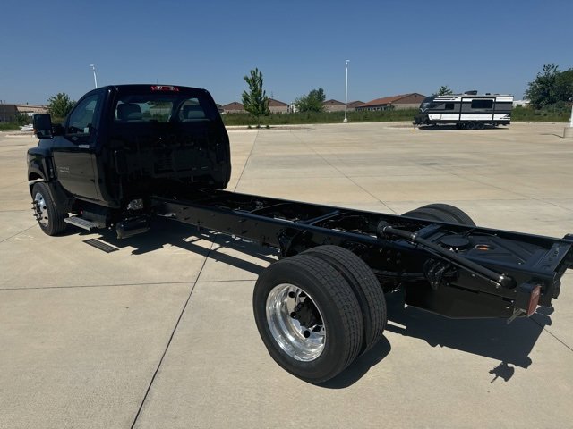 2024 Chevrolet Silverado 4500HD Work Truck photo 3