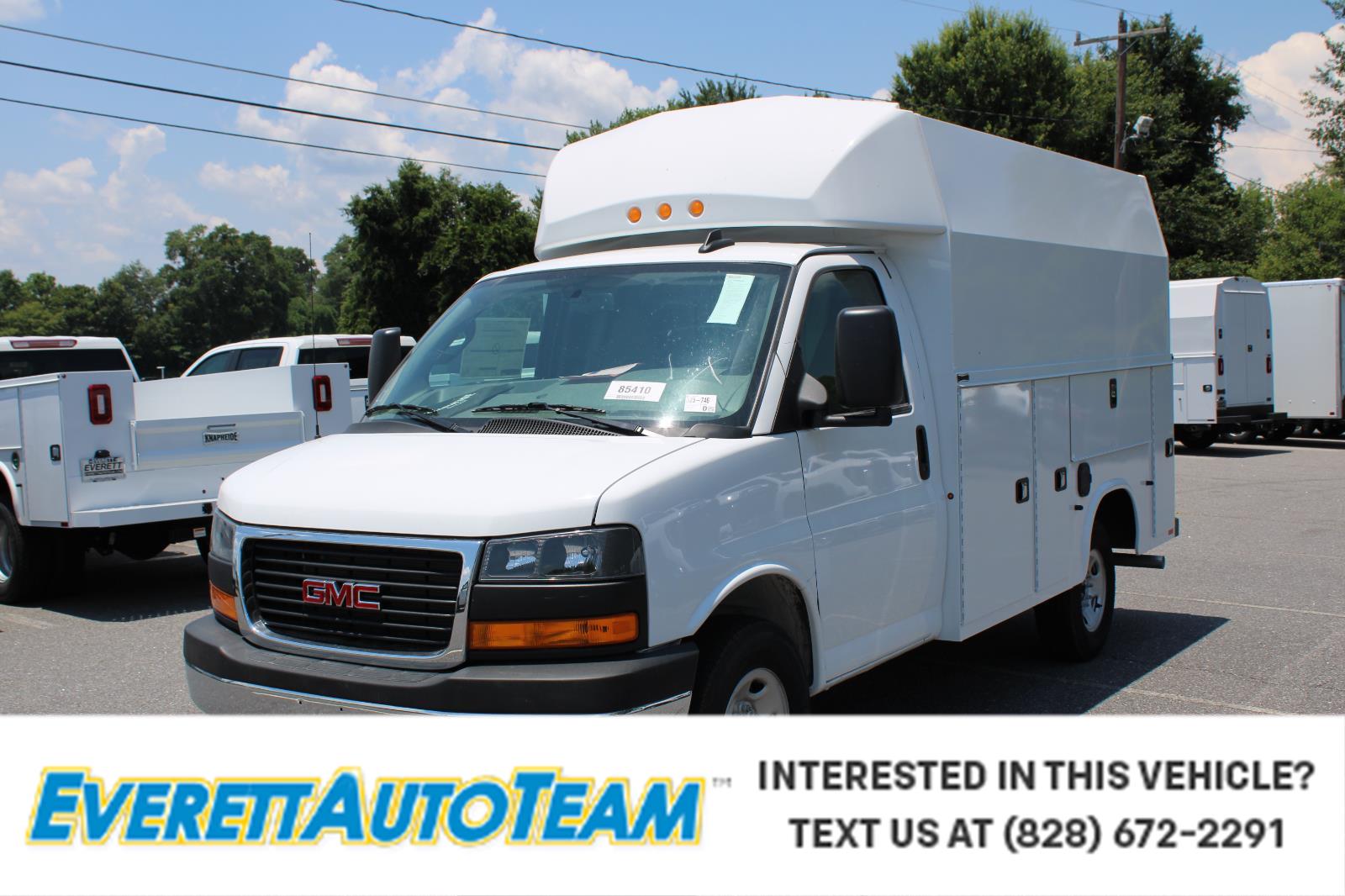 2025 GMC Savana Base's photo